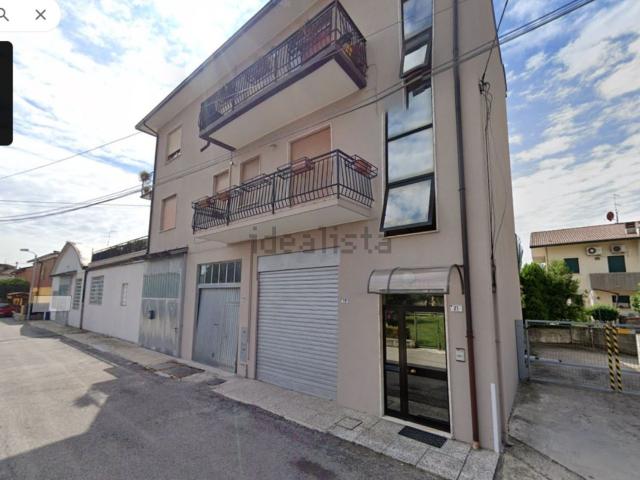 Appartamento in vendita di 140 m² in Via Monte Pasubio