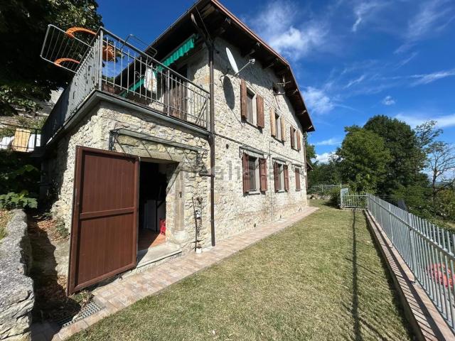 Appartamento in vendita di 140 m² in Via Montecuccolo, 86