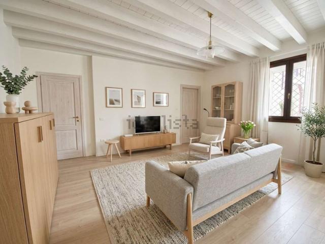 Appartamento in vendita di 140 m² in Via Morcelli