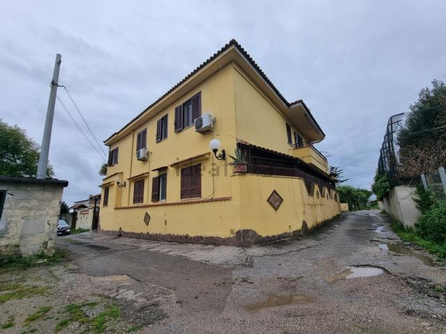 Appartamento in vendita di 140 m² in Via Madonna del Pantano Nord