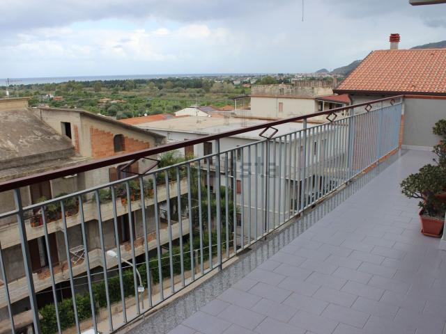 Appartamento in vendita di 140 m² in Via martiri di via fani