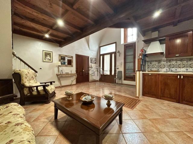 Appartamento in vendita di 140 m² in Via Martiri Fosse Ardeatine, 14