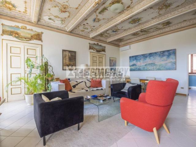 Appartamento in vendita di 140 m² in Via Maso da Montolmo