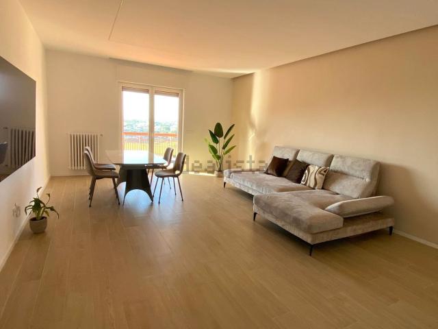 Appartamento in vendita di 140 m² in Via Michele Mitolo