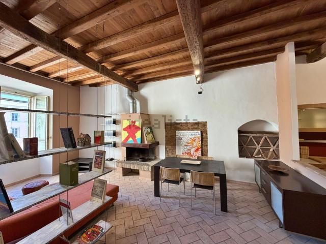 Appartamento in vendita di 140 m² in Via Milazzo