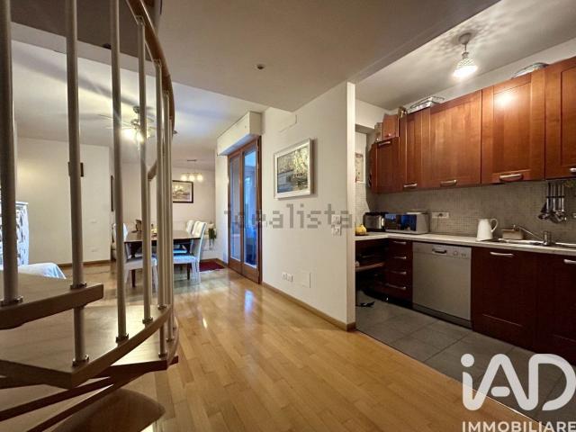Appartamento in vendita di 140 m² in Via Niccolò da Tolentino