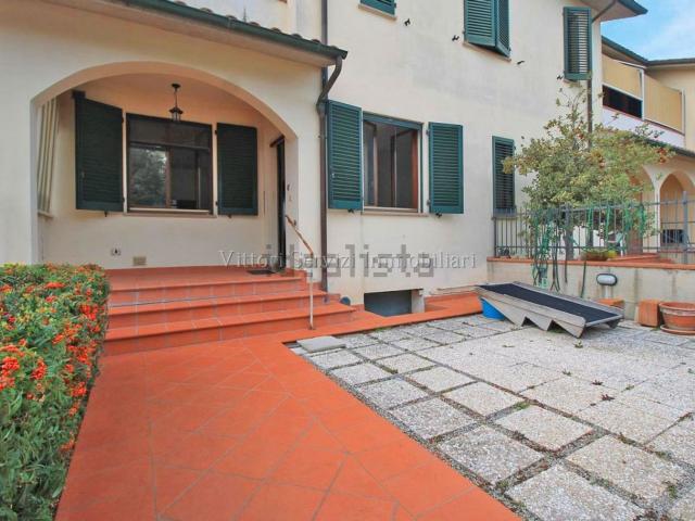 Appartamento in vendita di 140 m² in Via Salvo D&apos Acquisto