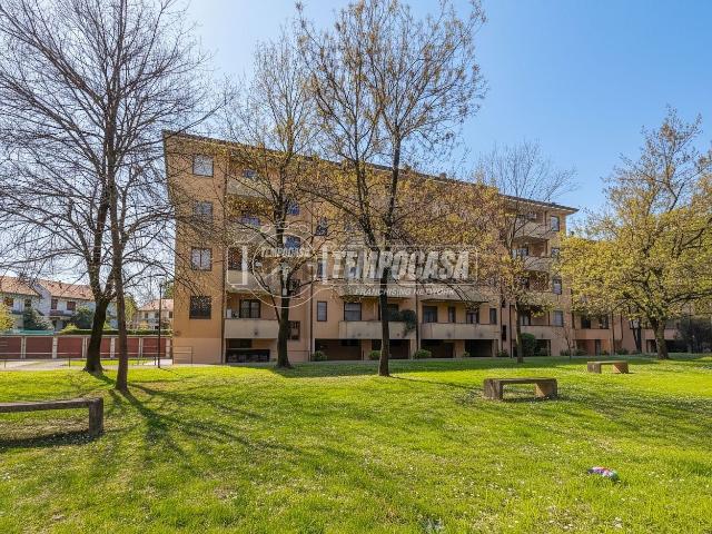 Appartamento in vendita di 140 m² in Via San M. in Pratello, 24