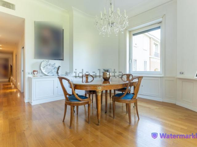 Appartamento in vendita di 140 m² in Via Sant&apos Alberto Magno