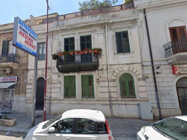 Appartamento in vendita di 140 m² in Via Santa Caterina d&apos Alessandria, 38
