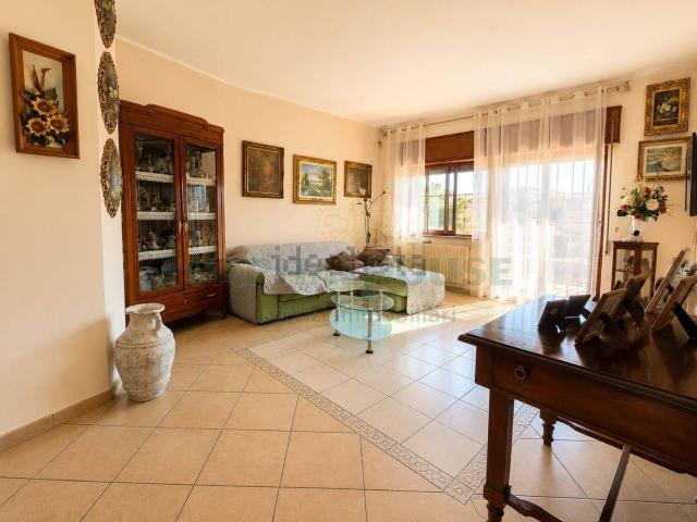 Appartamento in vendita di 140 m² in Via Santa Maria Capua Vetere