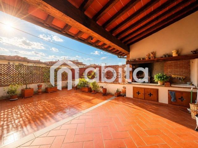 Appartamento in vendita di 140 m² in Via Sante Tani
