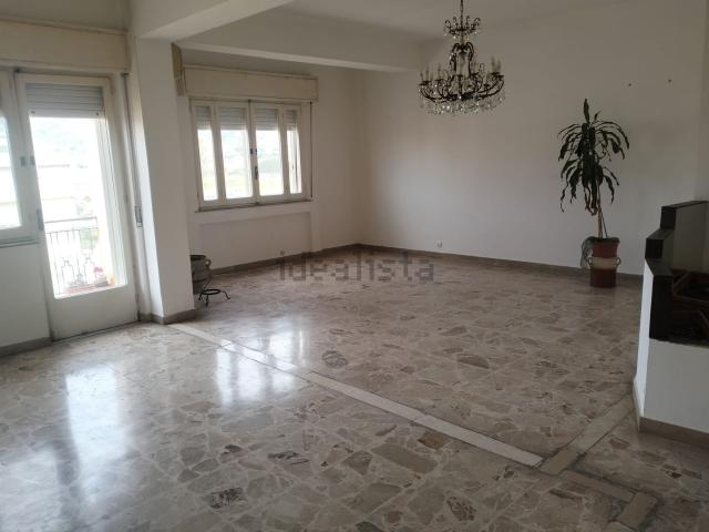 Appartamento in vendita di 140 m² in Via Sbarre Centrali