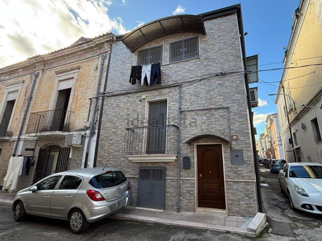 Appartamento in vendita di 140 m² in Via Schiraldi