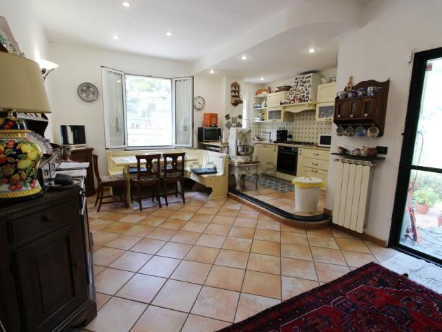 Appartamento in vendita di 140 m² in Via Ponte di Vexina