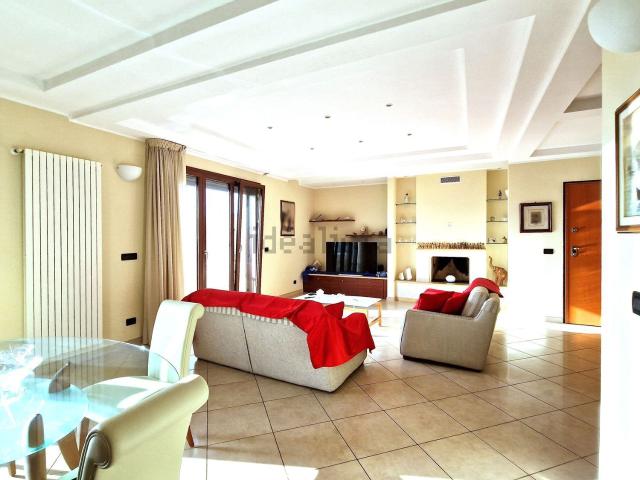 Appartamento in vendita di 140 m² in Via palack, 14