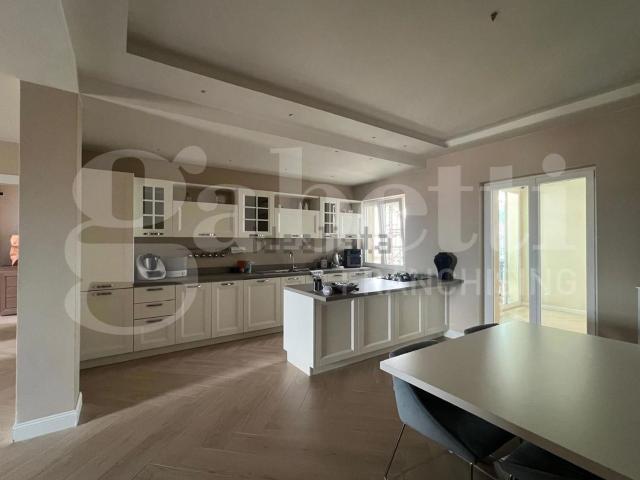 Appartamento in vendita di 140 m² in Via Papa Giovanni XXIII