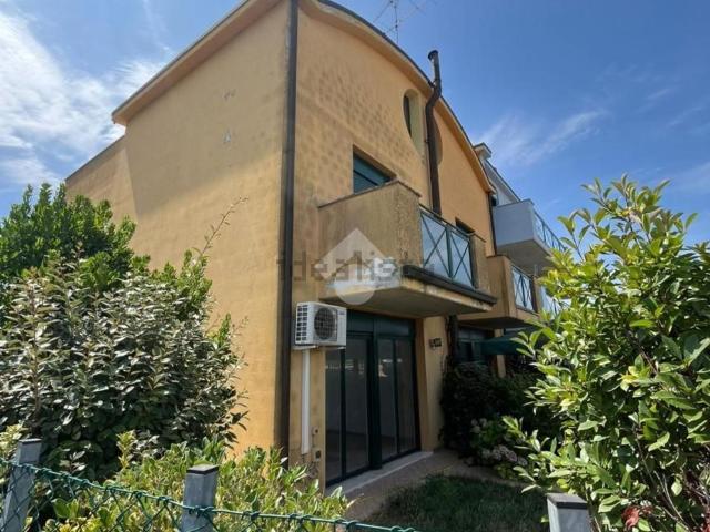 Appartamento in vendita di 140 m² in Via Petrosa, 247