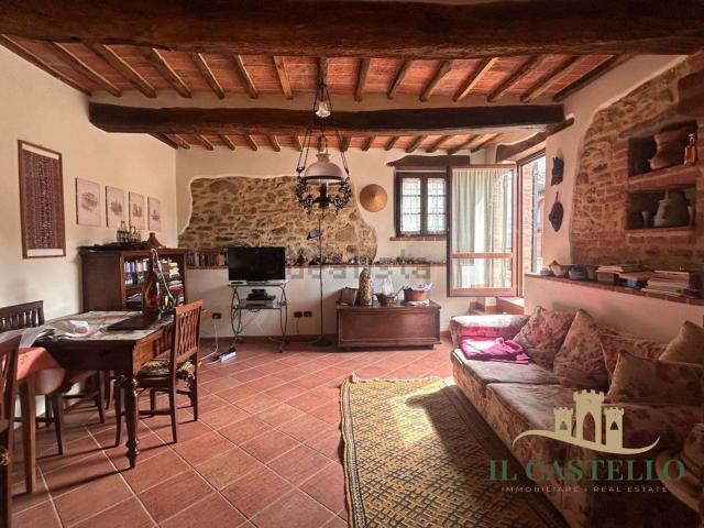 Appartamento in vendita di 140 m² in Via Petrarca, 1
