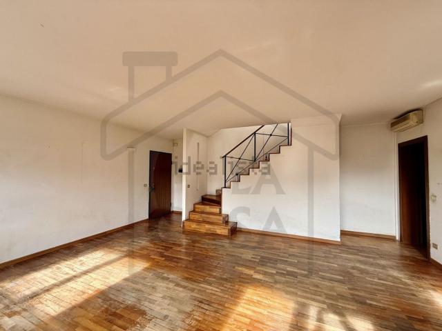 Appartamento in vendita di 140 m² in Via Previtali
