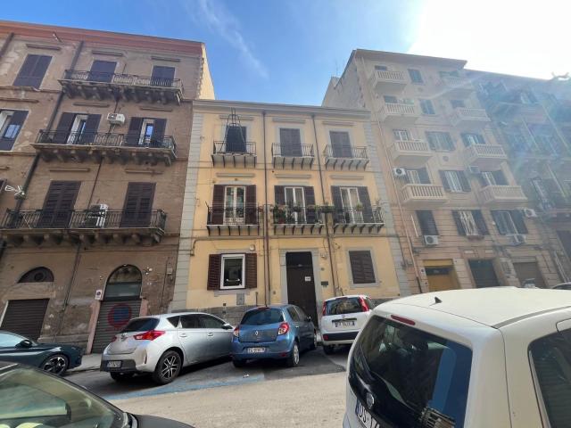 Appartamento in vendita di 140 m² in Via Principe di Granatelli, 10