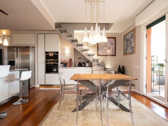 Appartamento in vendita di 140 m² in Via Privata Giovanni Battista Prandina, 30