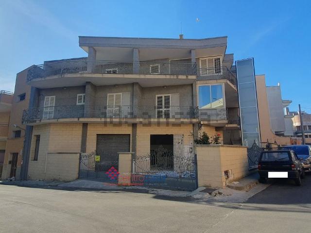 Appartamento in vendita di 140 m² in Via Provinciale Collepasso
