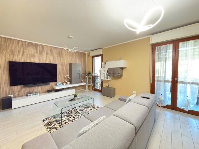 Appartamento in vendita di 140 m² in Via Rodolfo Reguzzoni, 15