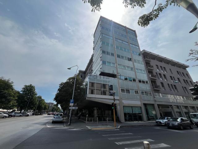 Appartamento in vendita di 140 m² in Via Romanino Gerolamo, 1