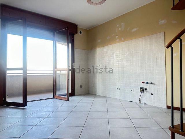 Appartamento in vendita di 140 m² in Via Romeo Salvini, 27