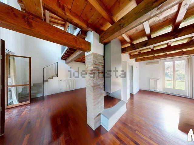 Appartamento in vendita di 140 m² in Via Riviera, 1