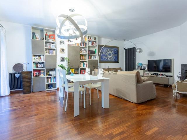 Appartamento in vendita di 140 m² in Via Riccardo Moretti, 8