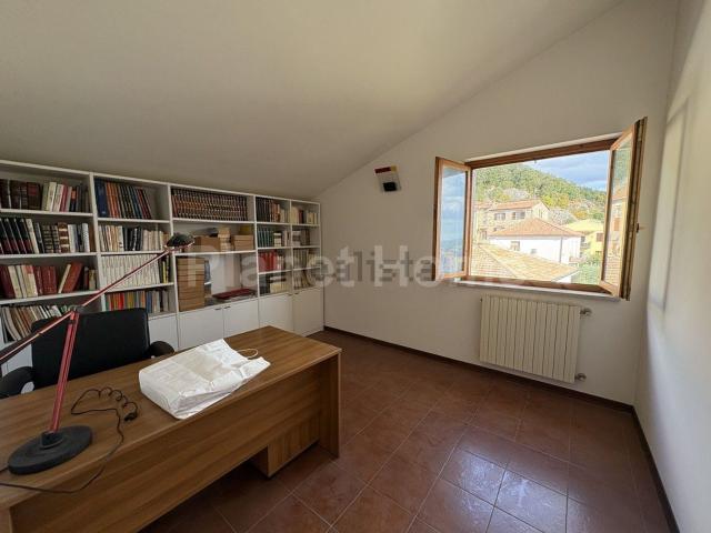 Appartamento in vendita di 140 m² in Via Rimembranze, 30