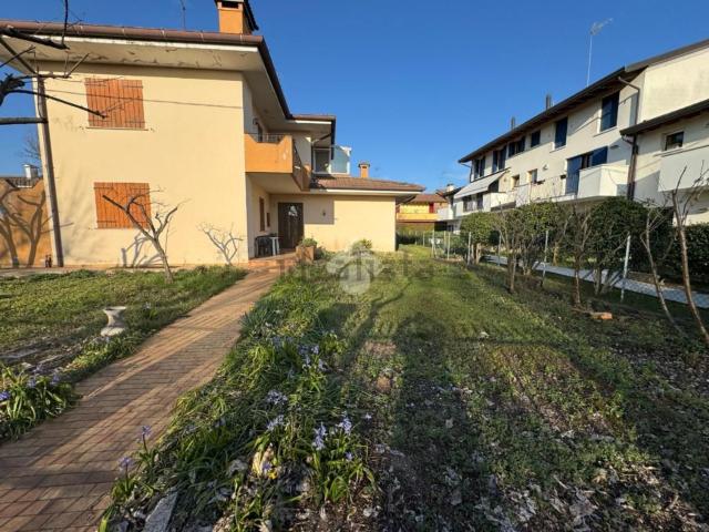 Appartamento in vendita di 140 m² in Via Ruga, 36