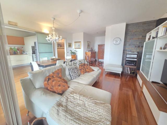 Appartamento in vendita di 140 m² in Via T. Zancanaro