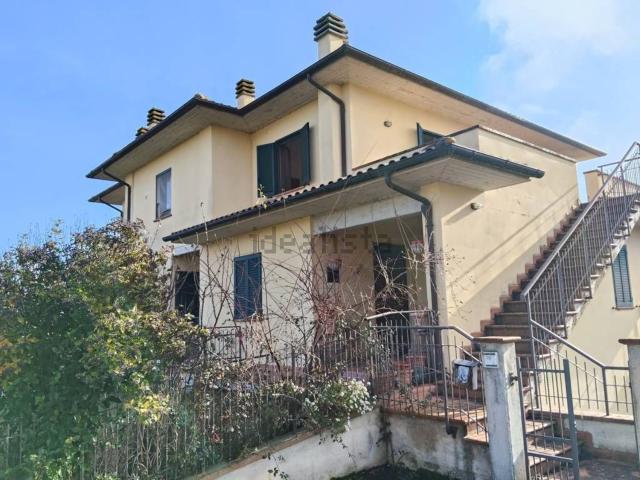 Appartamento in vendita di 140 m² in Via T.C. Fioretti