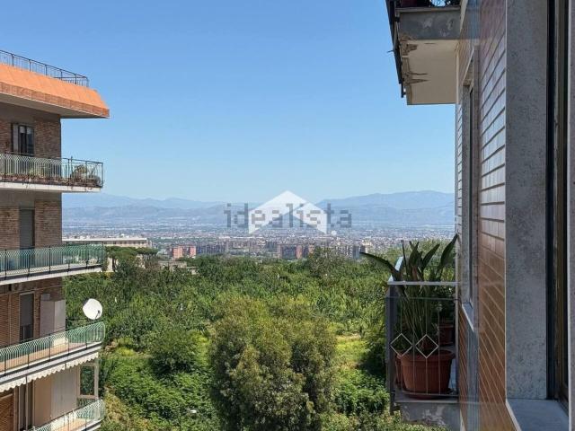 Appartamento in vendita di 140 m² in Via Tommaso de Amicis, 52
