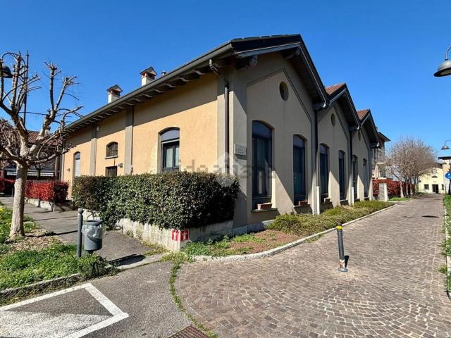 Appartamento in vendita di 140 m² in Via Torcitura Borgomanero, 23