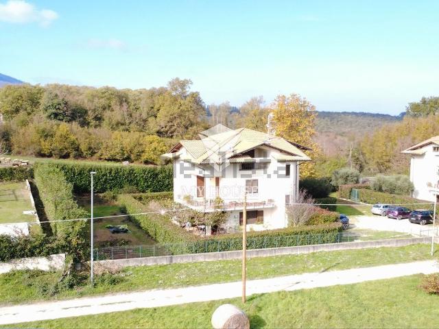 Appartamento in vendita di 140 m² in Via Tagliente, 22