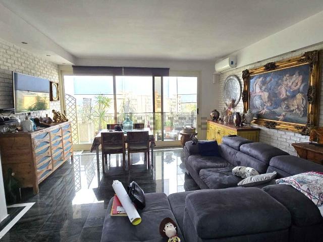 Appartamento in vendita di 140 m² in Via Tenente Morici, 66