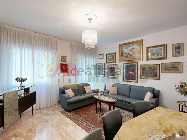 Appartamento in vendita di 140 m² in Via Teodosio, 94