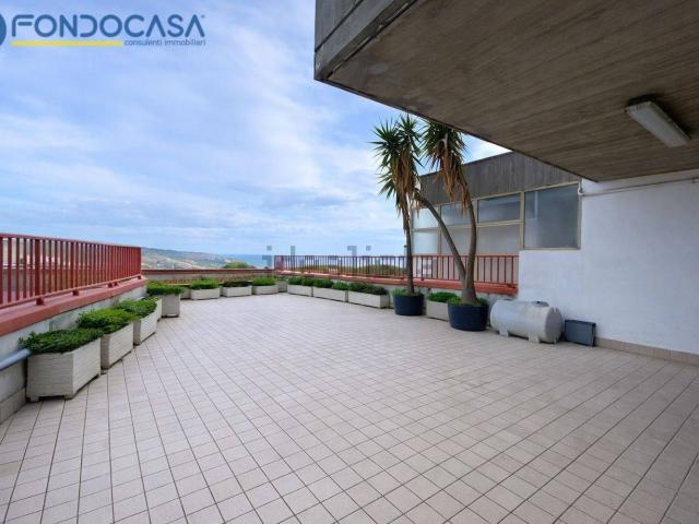 Appartamento in vendita di 140 m² in Via Tirreno