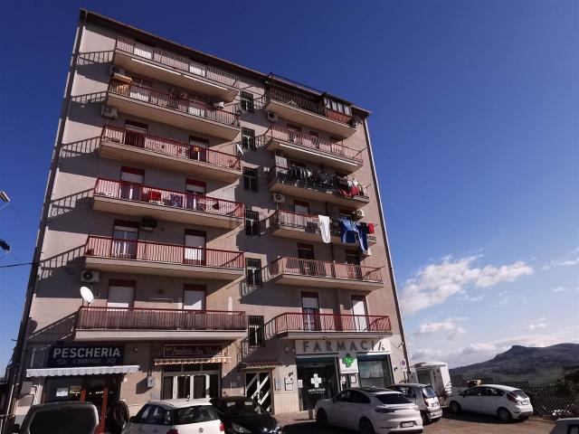Appartamento in vendita di 140 m² in Via Unità D&apos Italia, 106