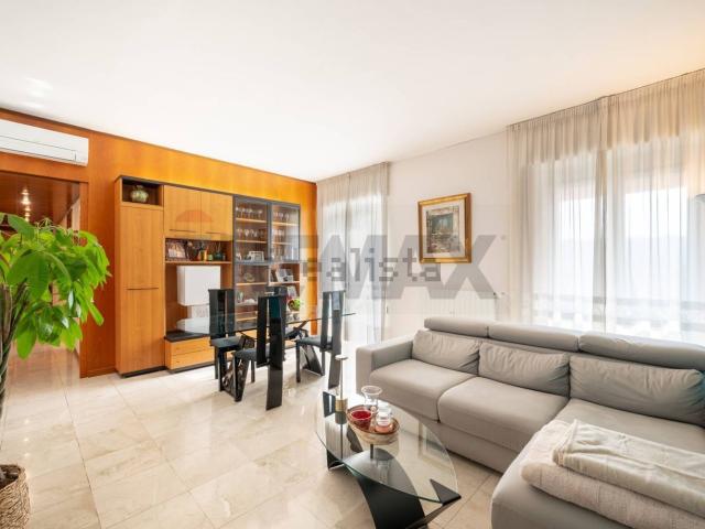 Appartamento in vendita di 140 m² in Via Valsesia, 44