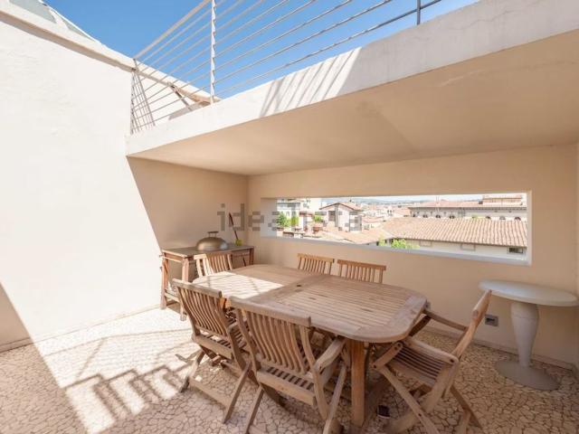 Appartamento in vendita di 140 m² in Via Ventisette Aprile