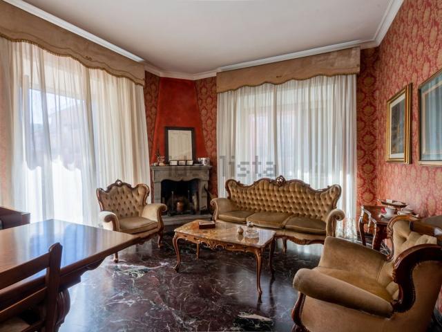 Appartamento in vendita di 140 m² in Via Viterbo, 38