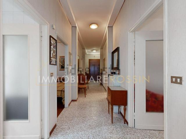 Appartamento in vendita di 140 m² in Via Vittorio Veneto