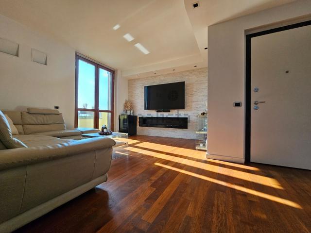 Appartamento in vendita di 140 m² in Via Vicinale dei Regondi