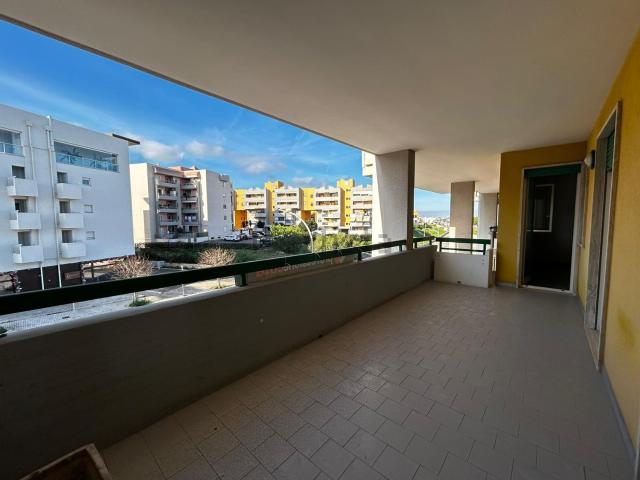 Appartamento in vendita di 140 m² in Via Vincenzo Cardarelli