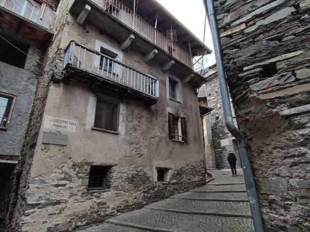 Appartamento in vendita di 140 m² in Via Viola Giuseppe, 7